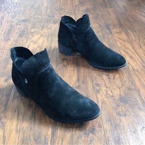 Seychelles • Score Suede V Ankle Booties black leather almond toe low block heel